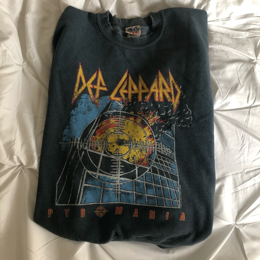 UO Def Leppard Crew neck hoodie